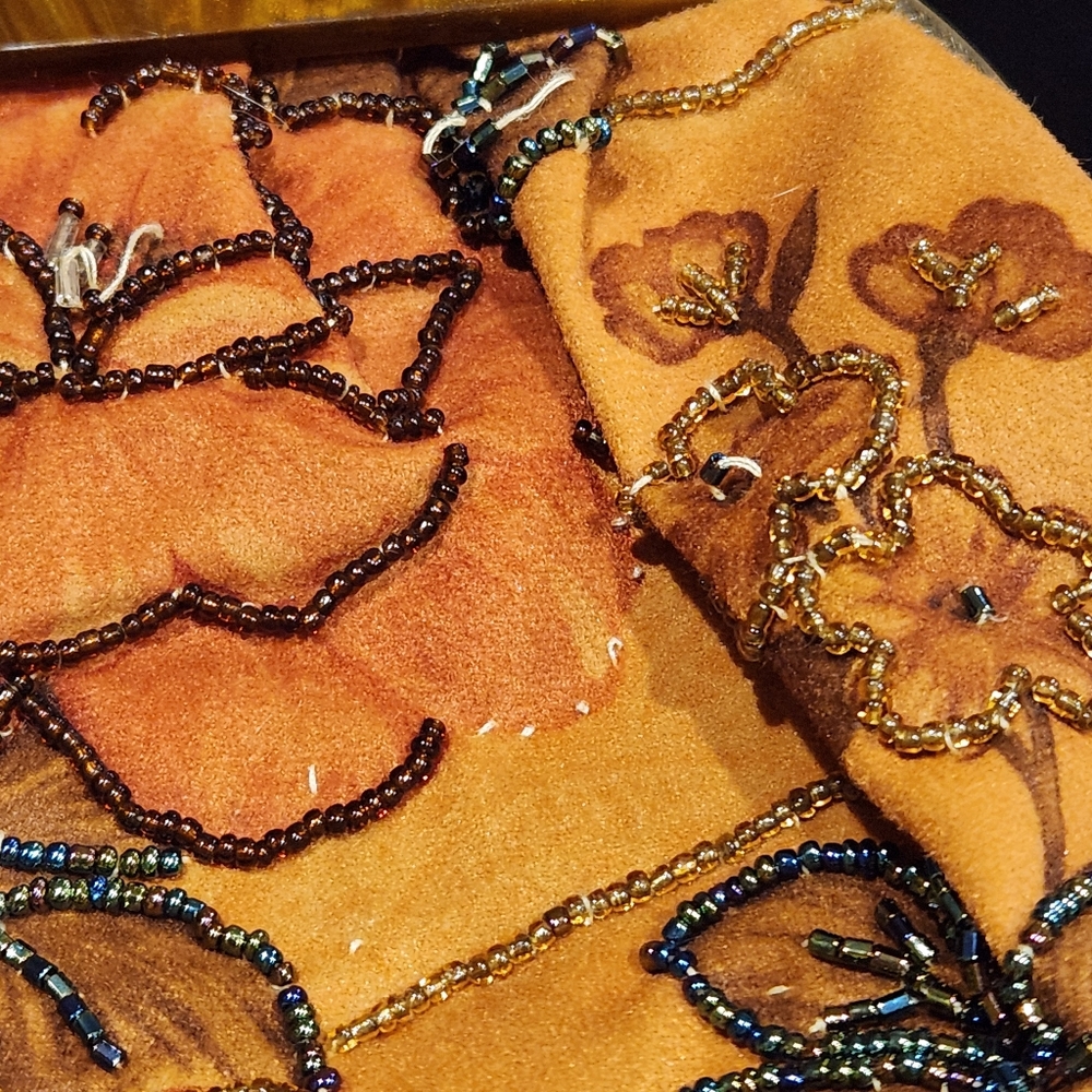 Victorian Beaded evening bag, floral bag Metal Strap Acetate, Seed Beads, Lucite - Picture 10 of 10